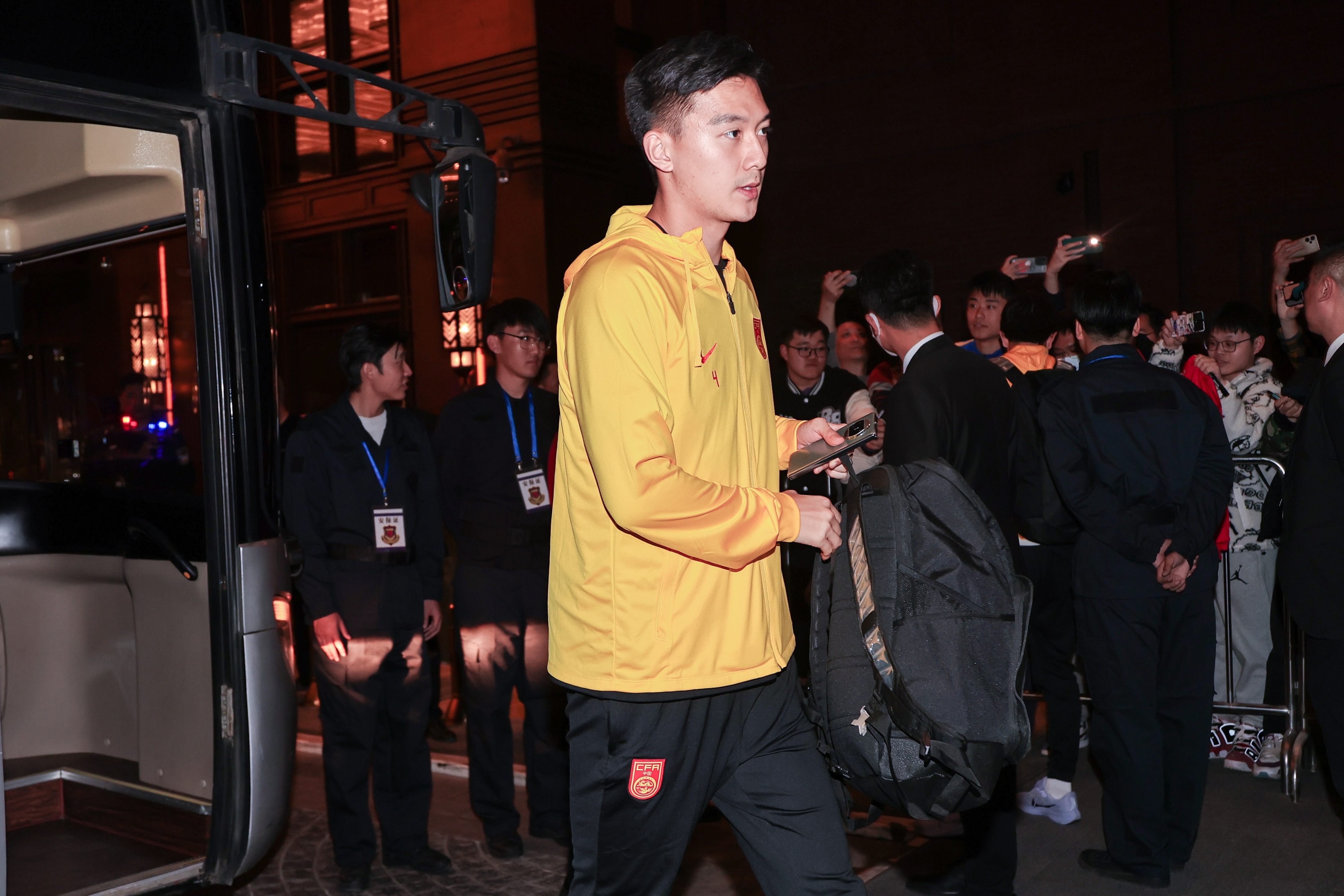 津媒：李源一表現(xiàn)達標后伊萬火速招入，蔣圣龍讓國足教練組舒緩